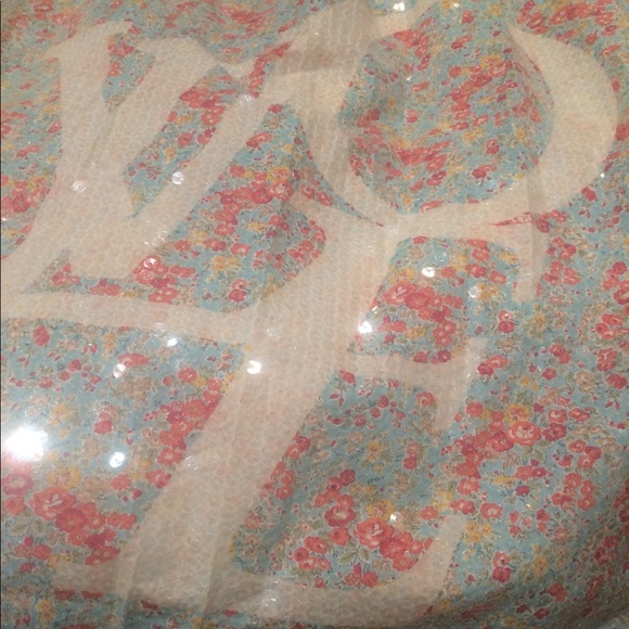 Louis Vuitton Limited Edition Sequin  Stole - Picture 2 of 15